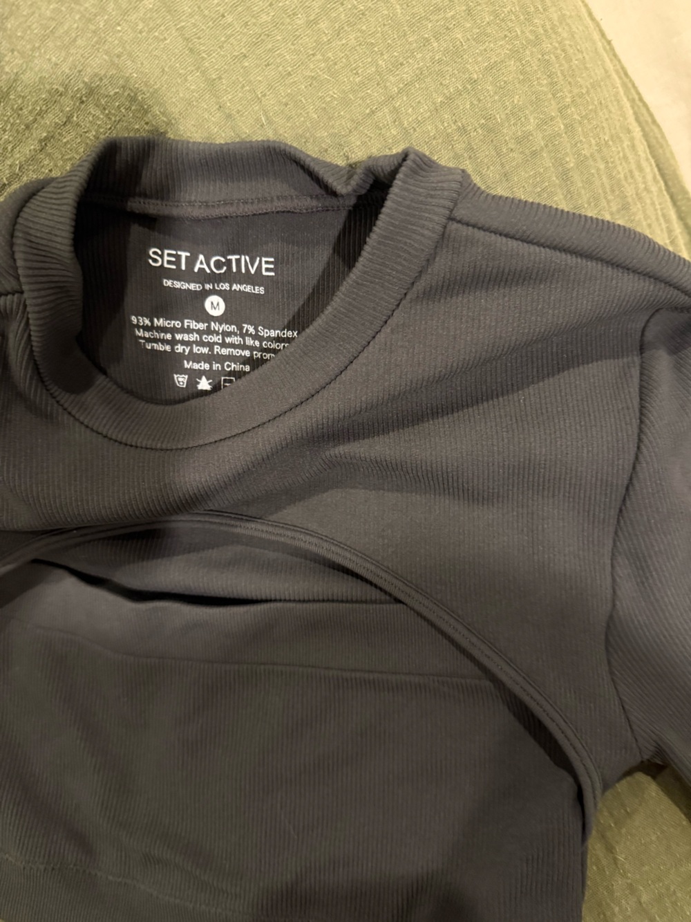 SET Active womens workout long sleeve top with cutout— Charcoal brown